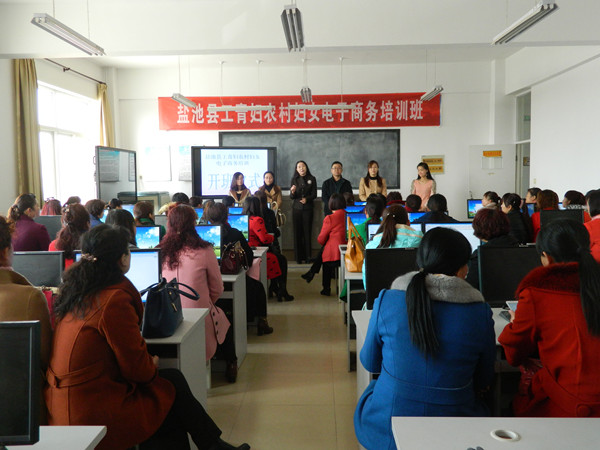 �ظ����ٰ�ũ�帾Ů����������ѵ��